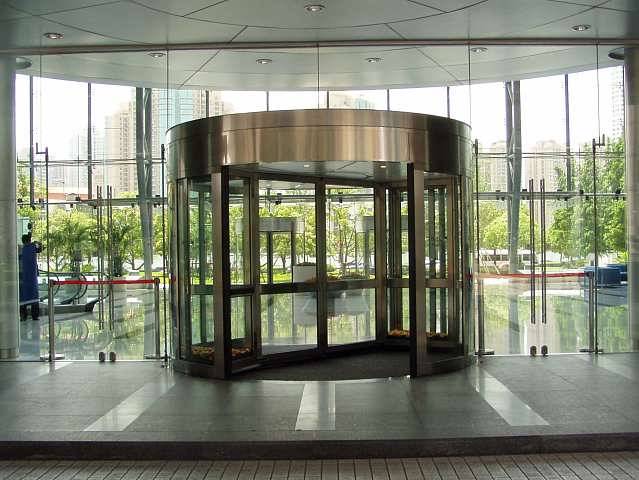 旋轉門 現代建筑的優雅入口，旋轉門產品圖片與相冊賞析